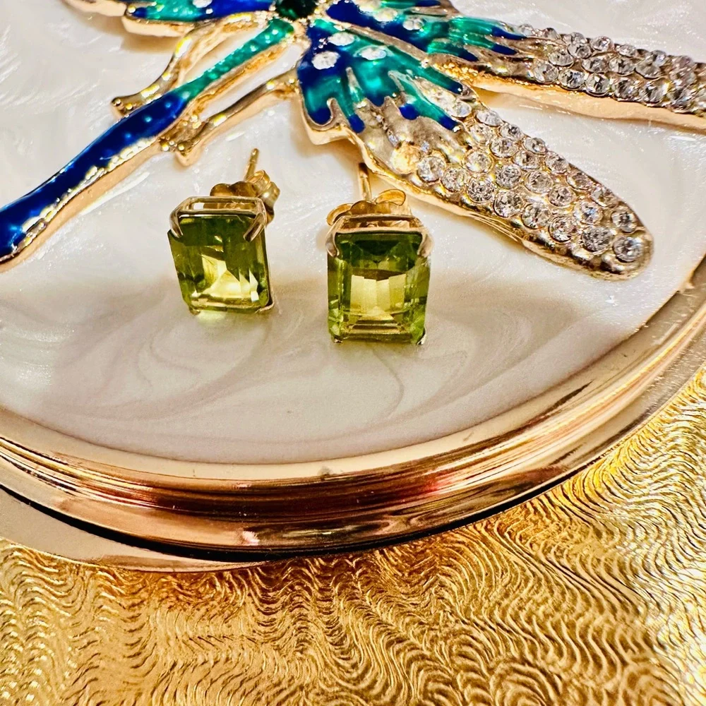 2.14 ct 14K solid Gold Genuine brilliant Emerald cut Peridot  studs - Picture 6 of 10
